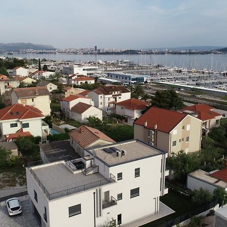 Apartmani Le-Lu Kaštela Exterior foto