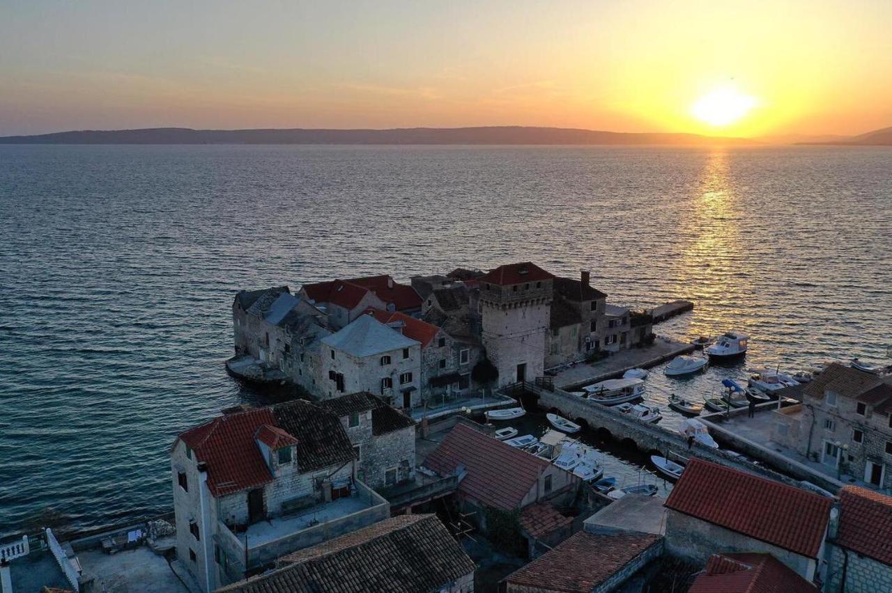 Apartmani Le-Lu Kaštela Exterior foto