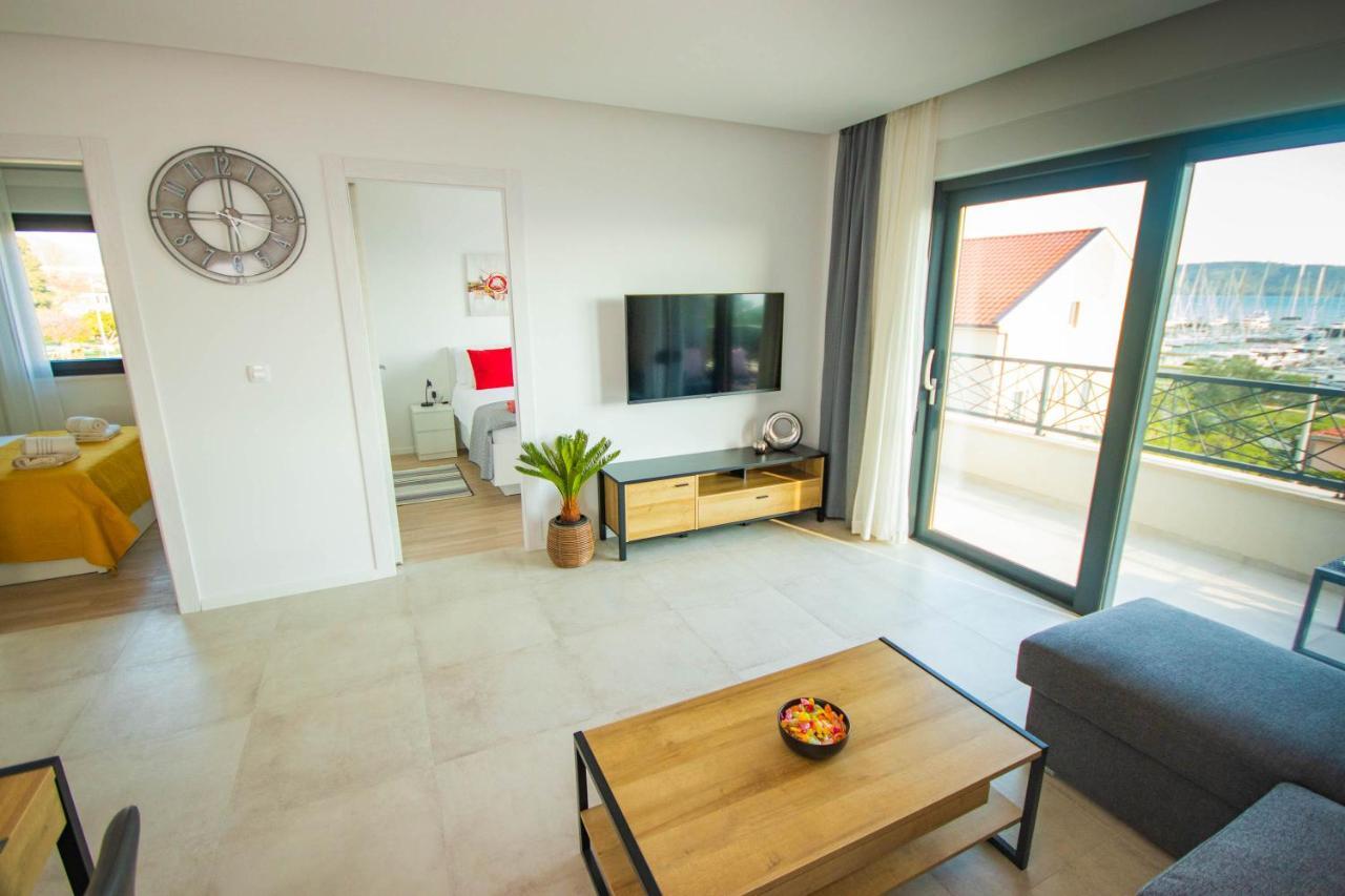 Apartmani Le-Lu Kaštela Exterior foto