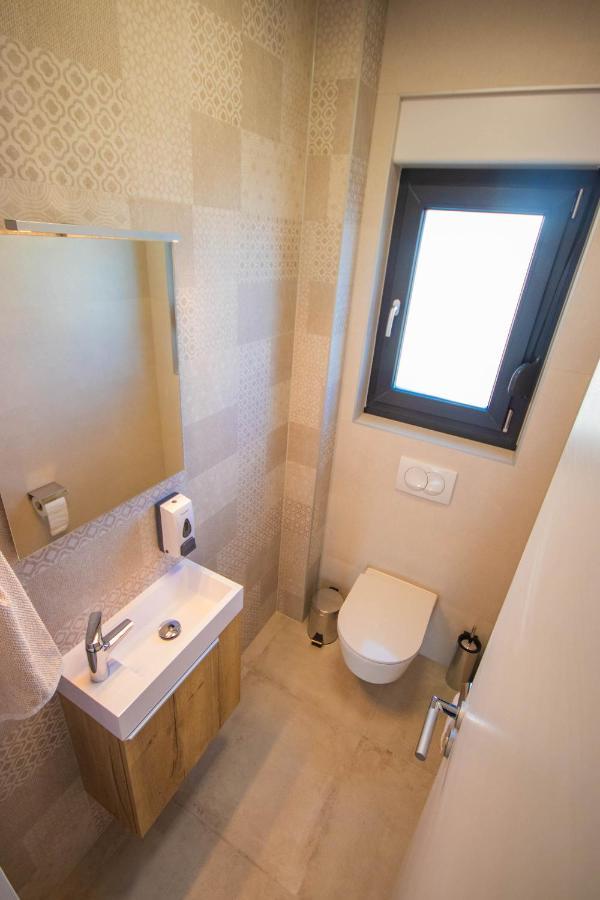 Apartmani Le-Lu Kaštela Exterior foto